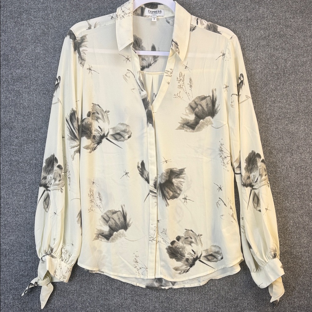 Express Cream and Gray Floral and Dragonfly Blouse Medium